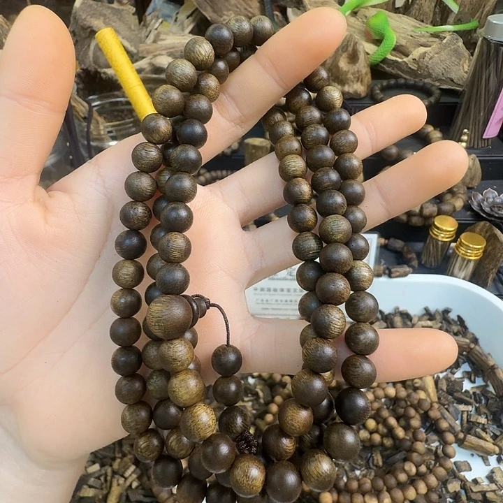 沉香沉香碎屑海南莺歌绿0.8大27克➕沉香碎屑多样性