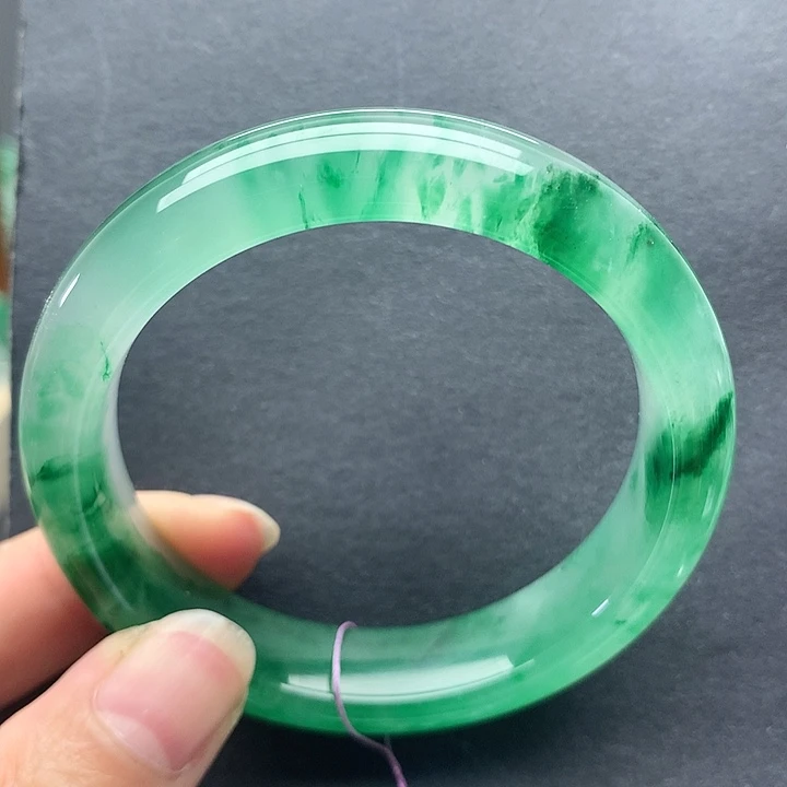 心***应石英质玉未镶嵌手镯