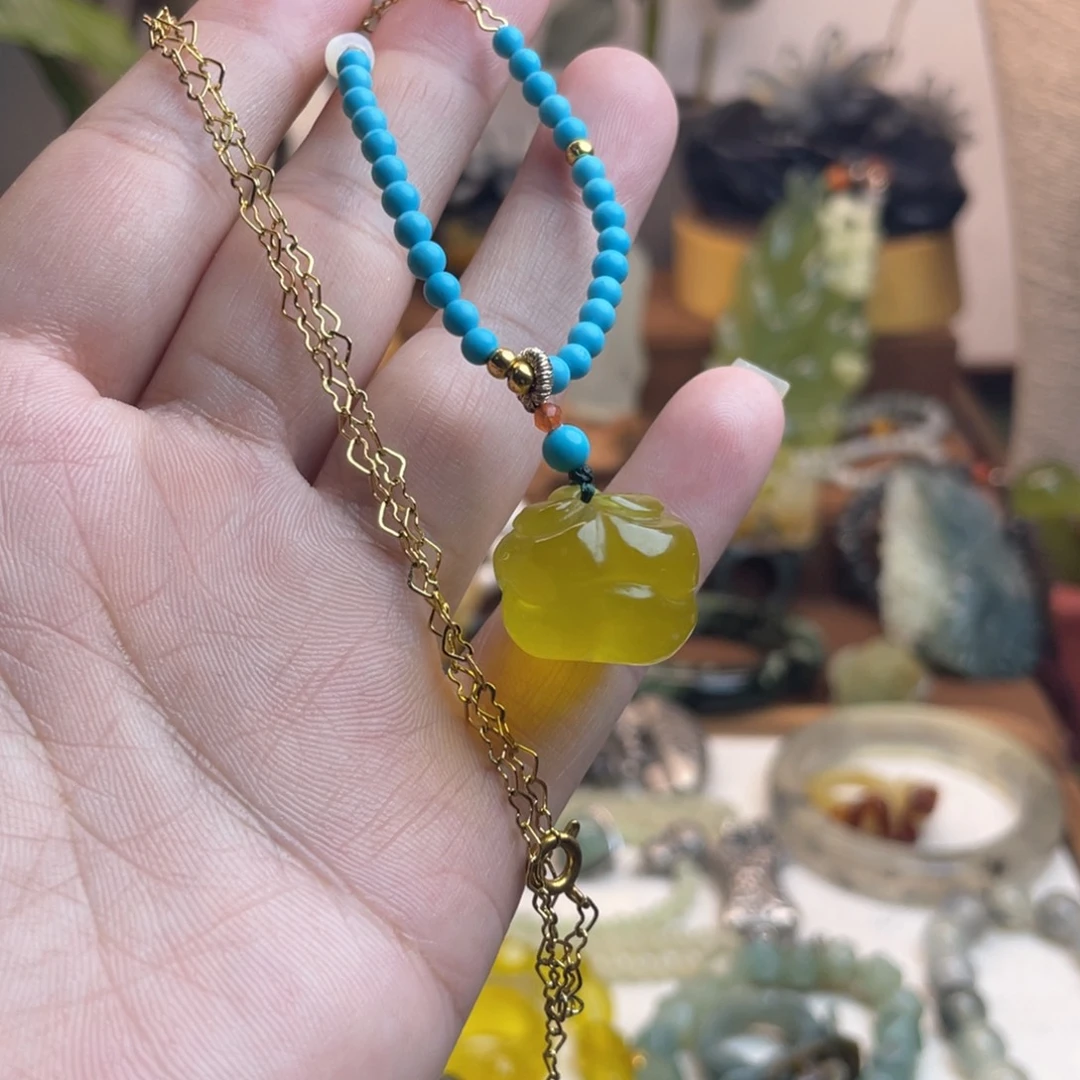 未镶嵌蛇纹石玉吊坠