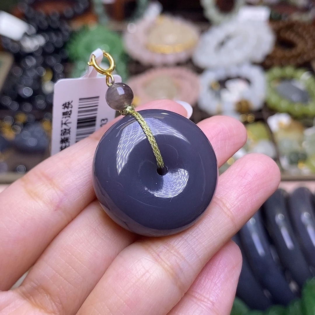 和田玉未镶嵌颈饰老矿料浓烟紫金镶平安扣