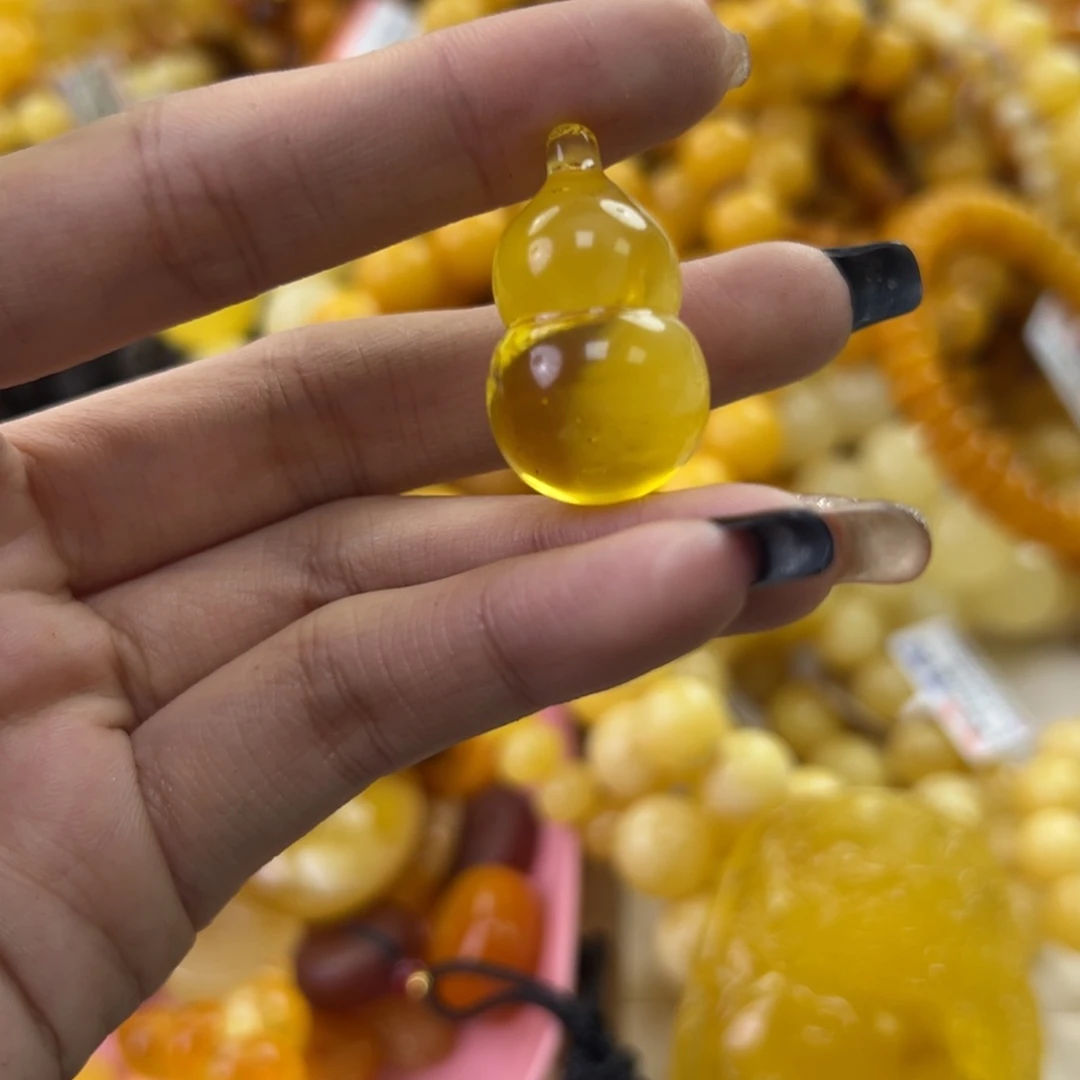 琥珀珠宝奇石未镶嵌