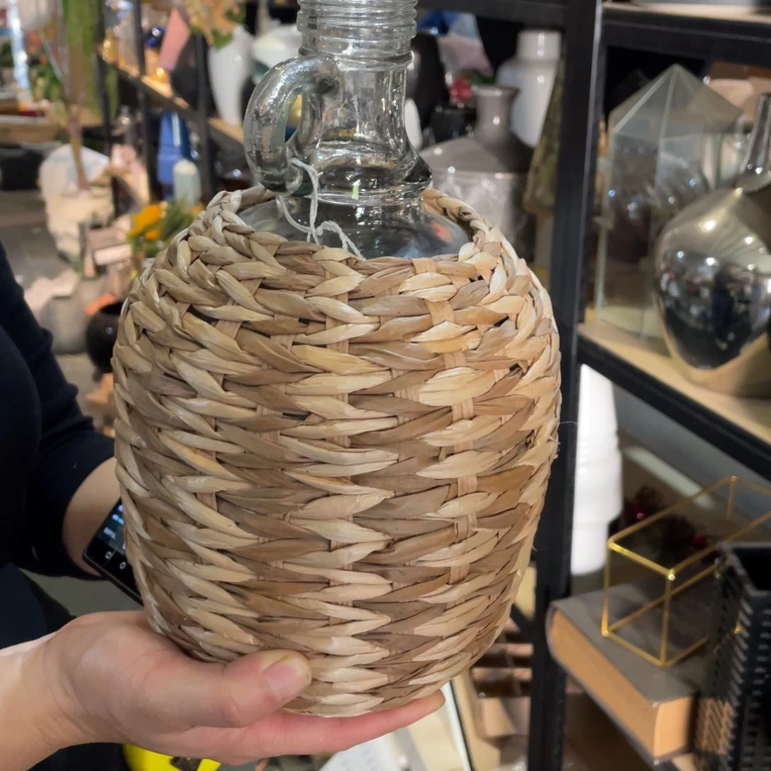 陶瓷花瓶，仿真绿植。