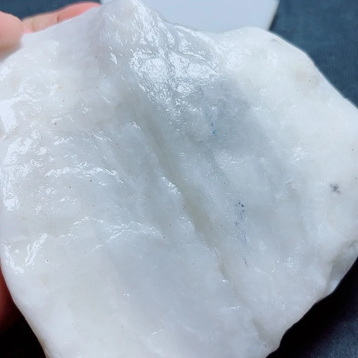 和田玉（糖玉）未镶嵌珠宝奇石