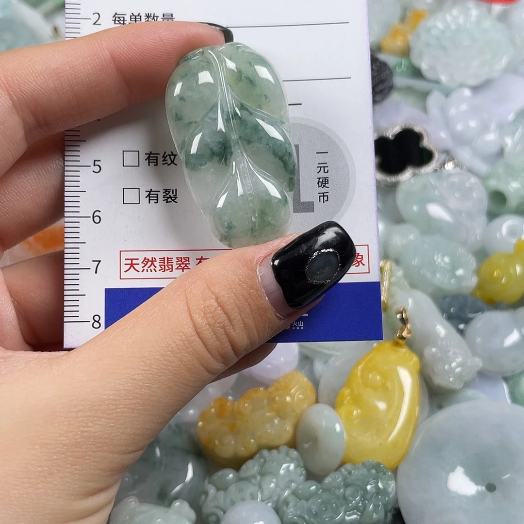 翡翠未镶嵌颈饰1332