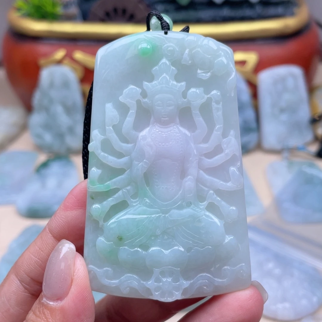 心***颈饰未镶嵌翡翠千手