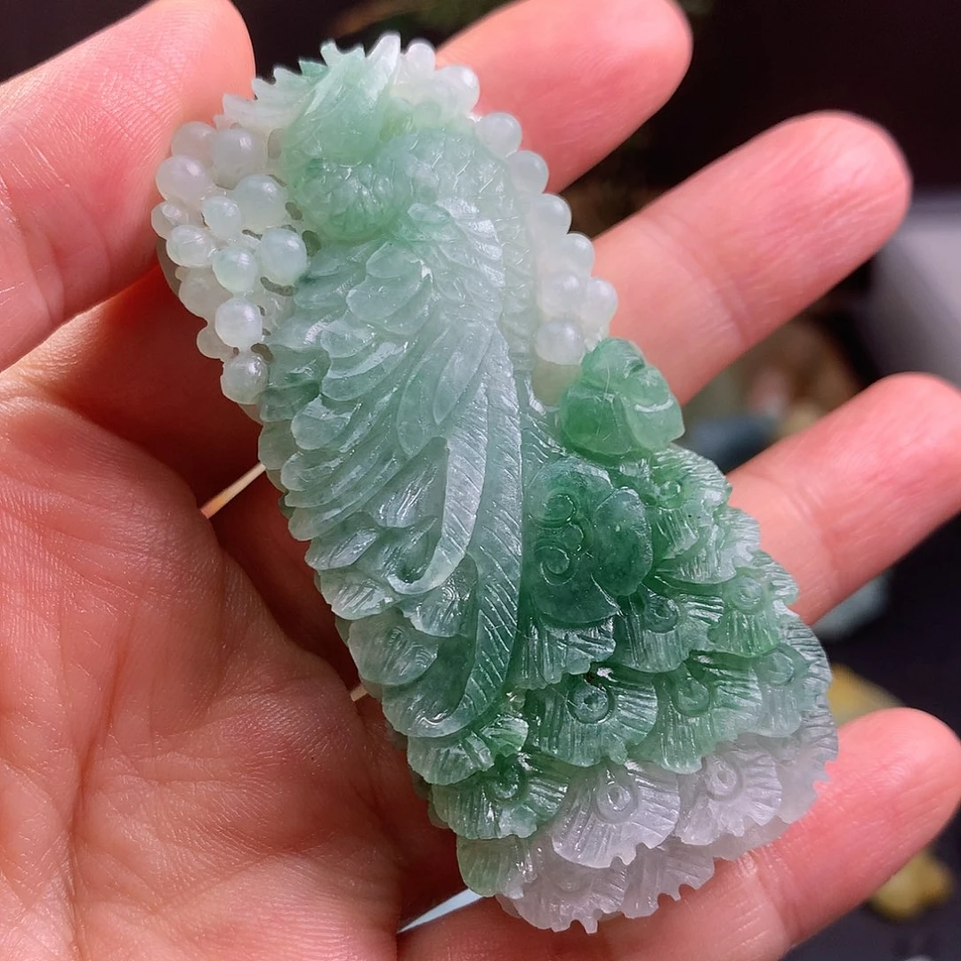 定制翡翠未镶嵌孔雀