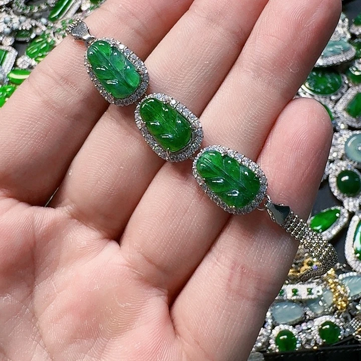 翡翠颈饰未镶嵌天然A货翡翠放漏