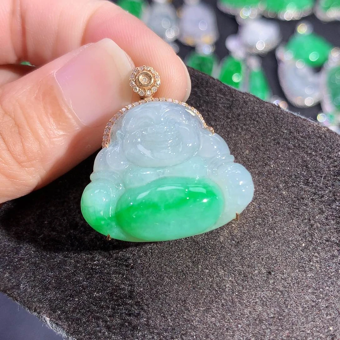 翡翠18K金镶嵌吊坠(赠链)