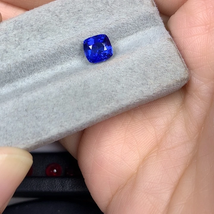 蓝宝石裸石1.85ct皇家蓝蓝宝石