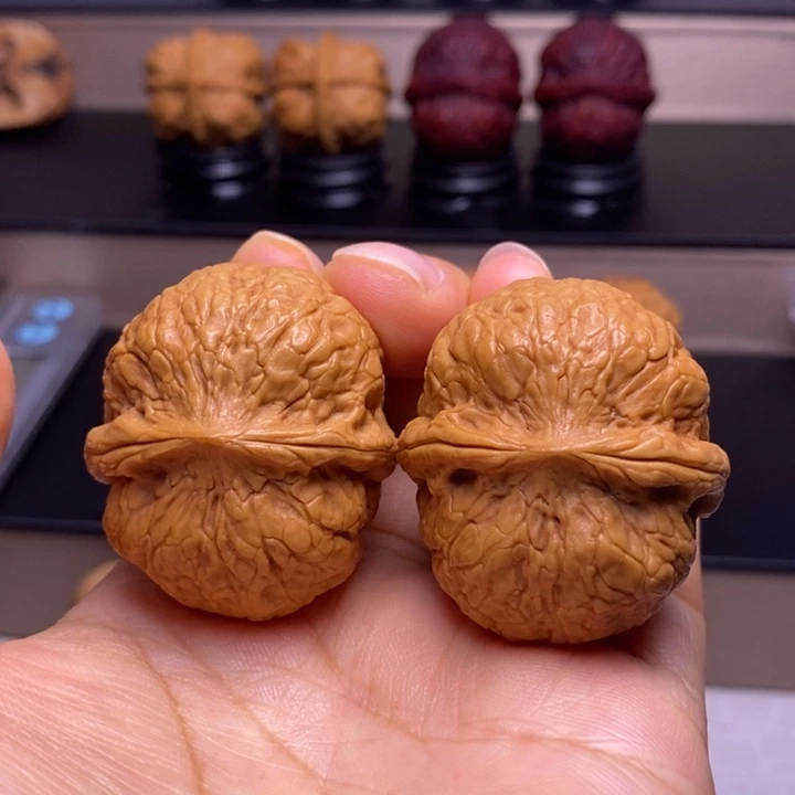 文玩核桃把件战神元宝2