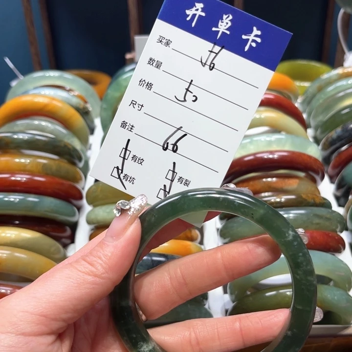 蛇纹石玉手镯未镶嵌舞*儿