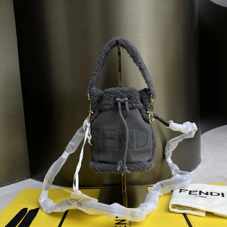 95新 FENDI/芬迪 /KIKI/单肩包/11299406