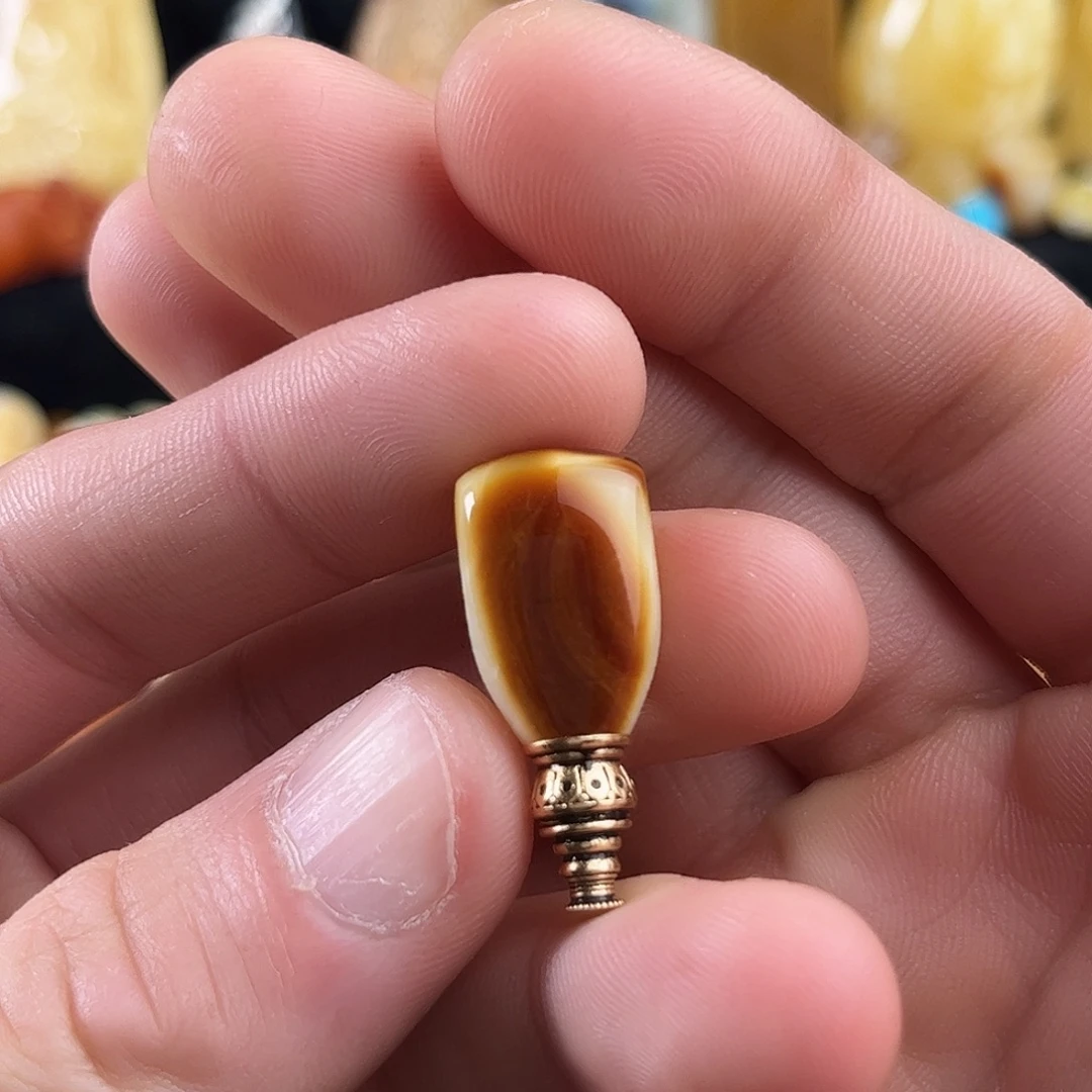 蜜蜡未镶嵌珠宝奇石12.4