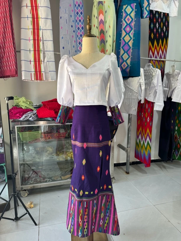 景颇服饰拼接款套装