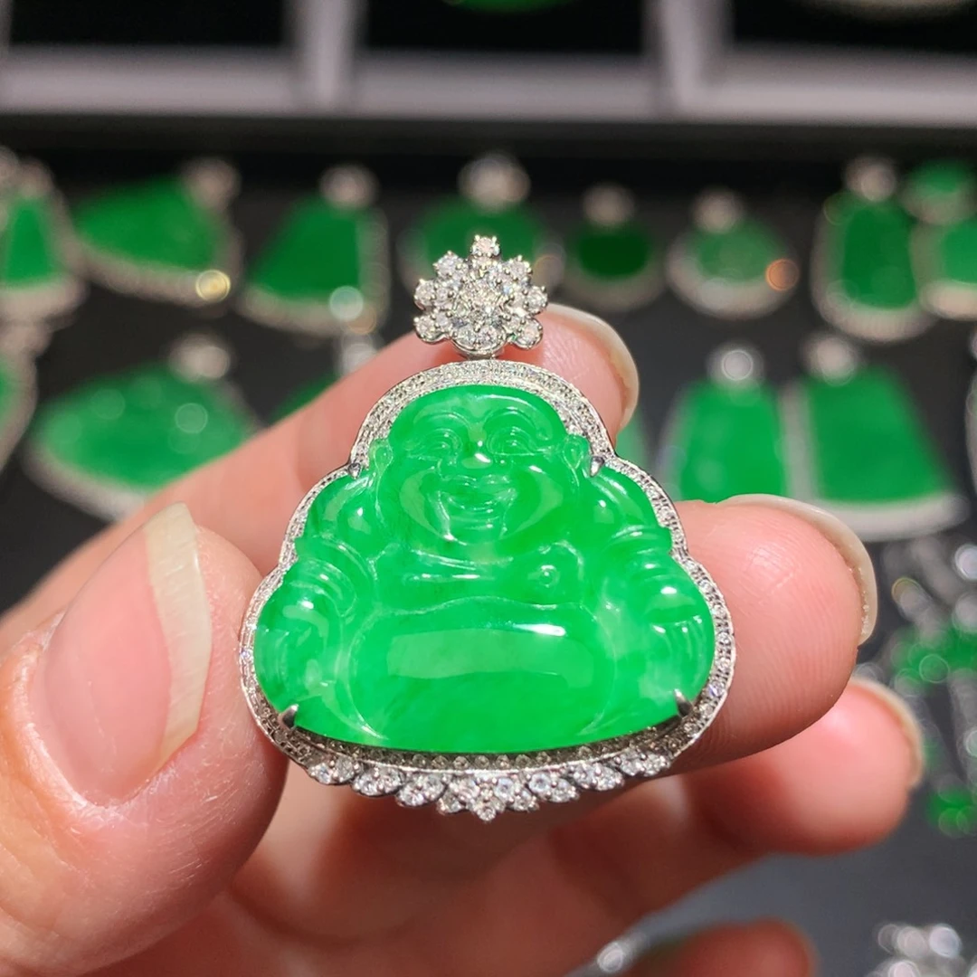 翡翠颈饰18K金镶嵌翡翠