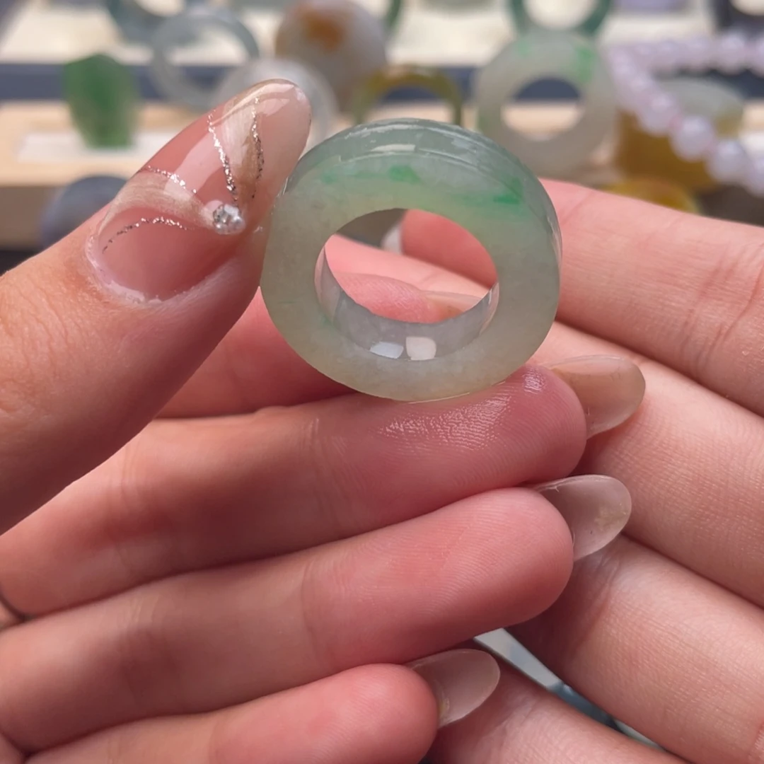 未镶嵌定制翡翠金丝绿