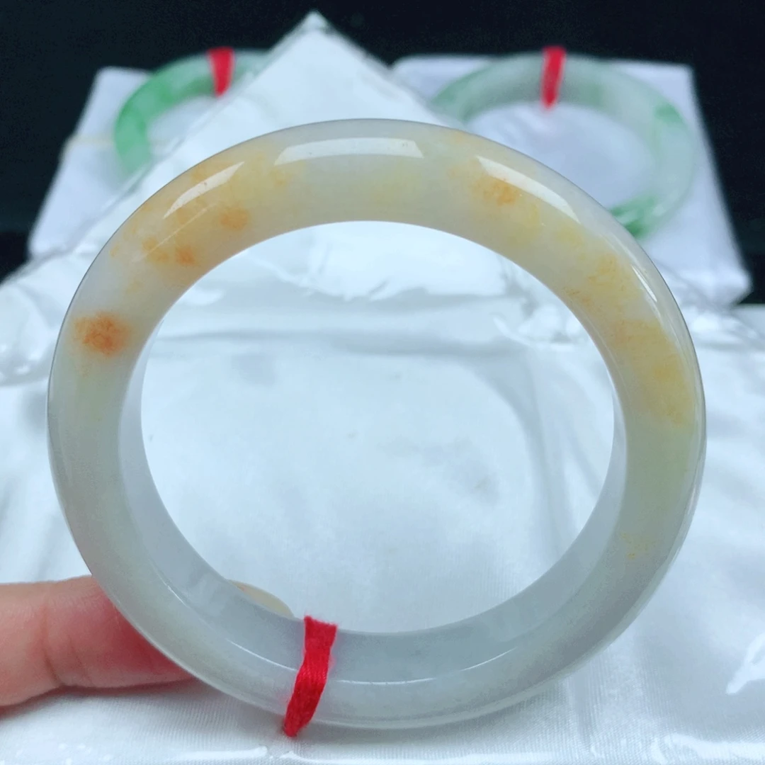 翡翠未镶嵌手镯   编号54 正圈55+