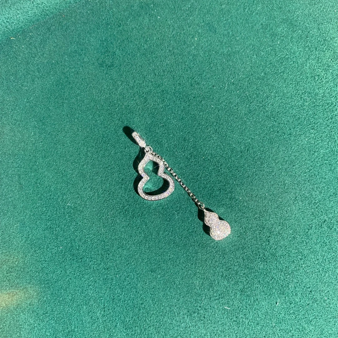 莫桑石铂金pt950首饰铂金镶嵌莫桑葫芦吊坠时尚轻奢