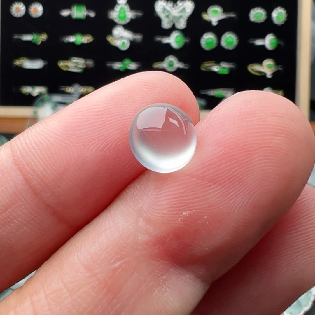 颈饰未镶嵌翡翠蛋面8.3