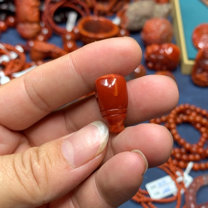 南红玛瑙配饰未镶嵌