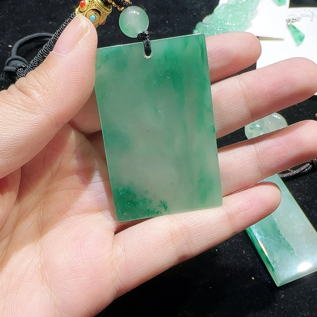 石英质玉颈饰未镶嵌用****3