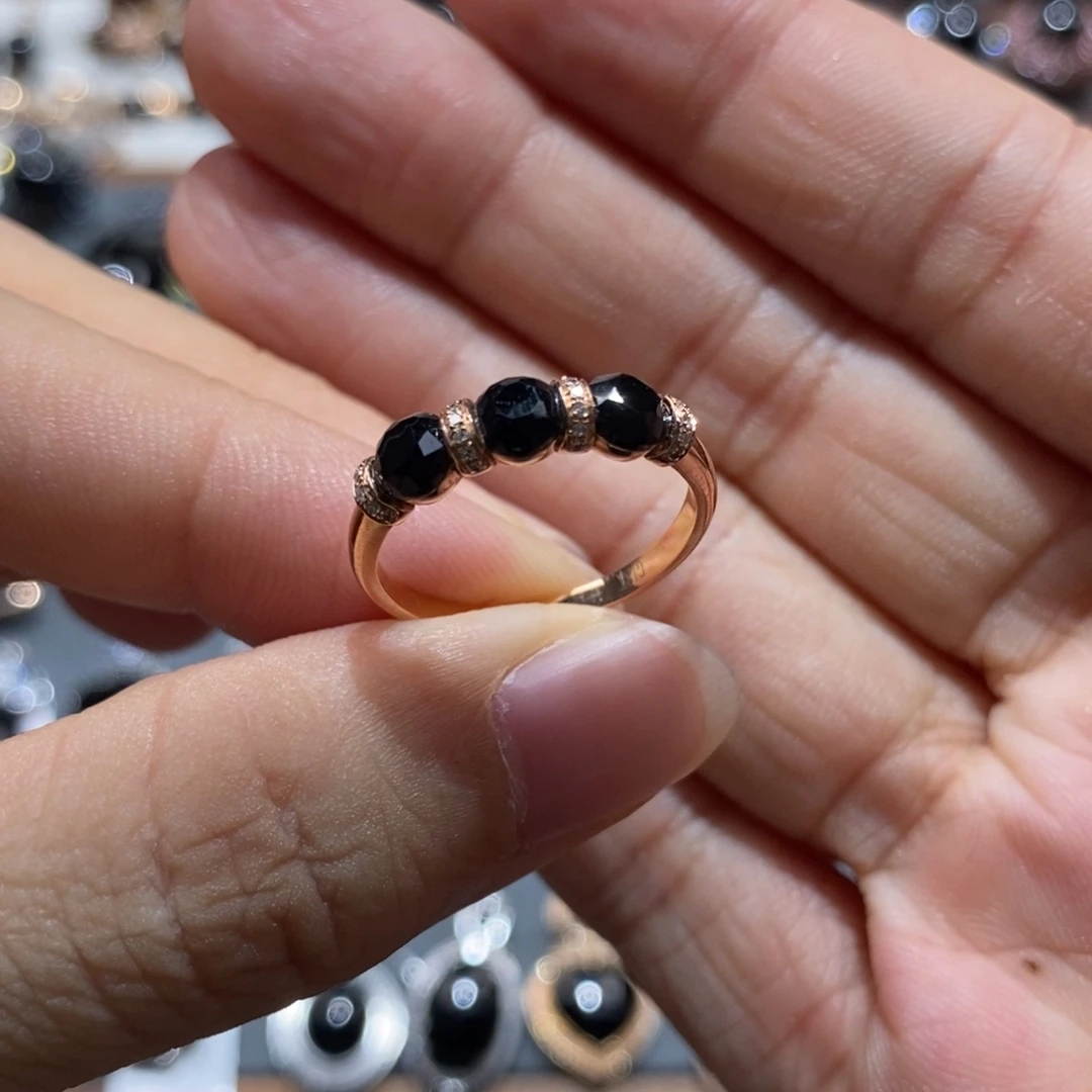 18K金镶嵌戒指翡翠墨翠