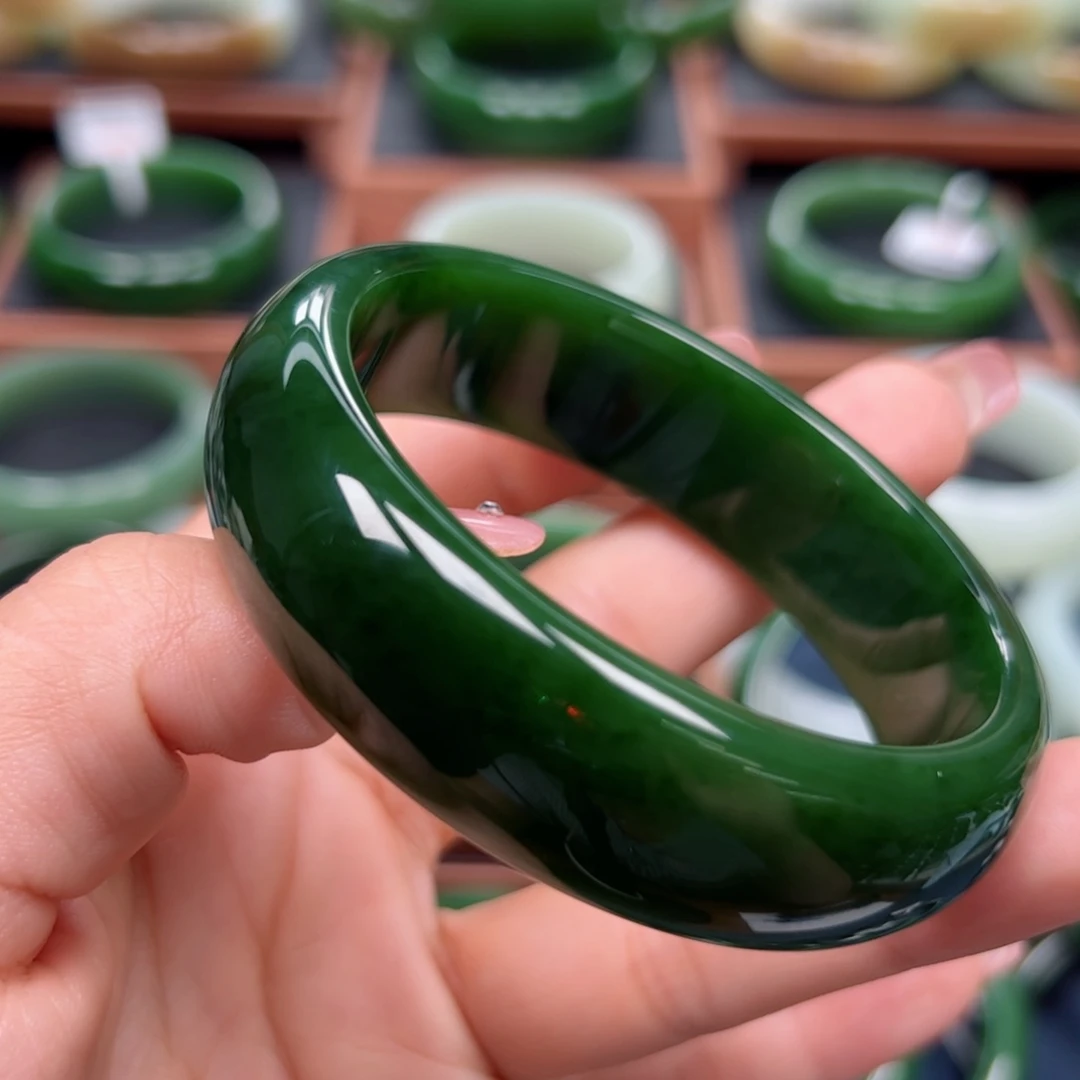 未镶嵌手镯和田玉（碧玉）