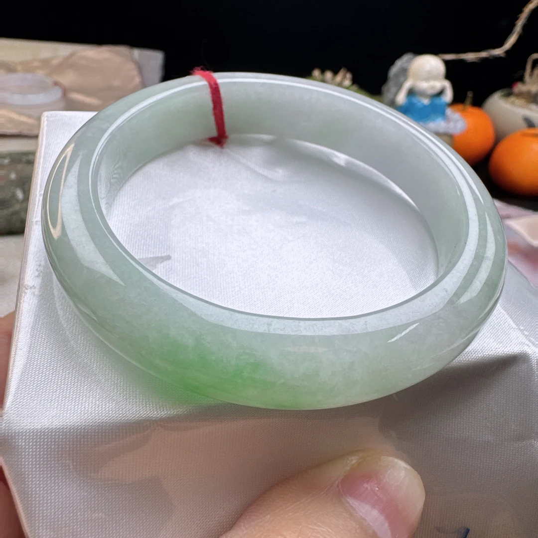 天然缅甸a货翡翠冰绿冰透正圈手镯60圈口