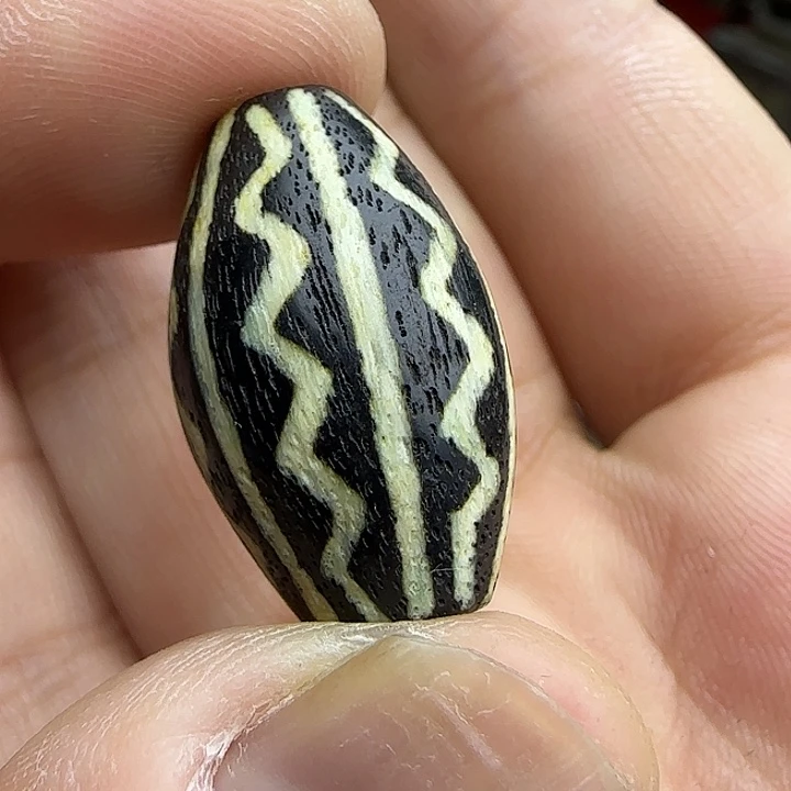 白玉菩提吊坠不****）精品