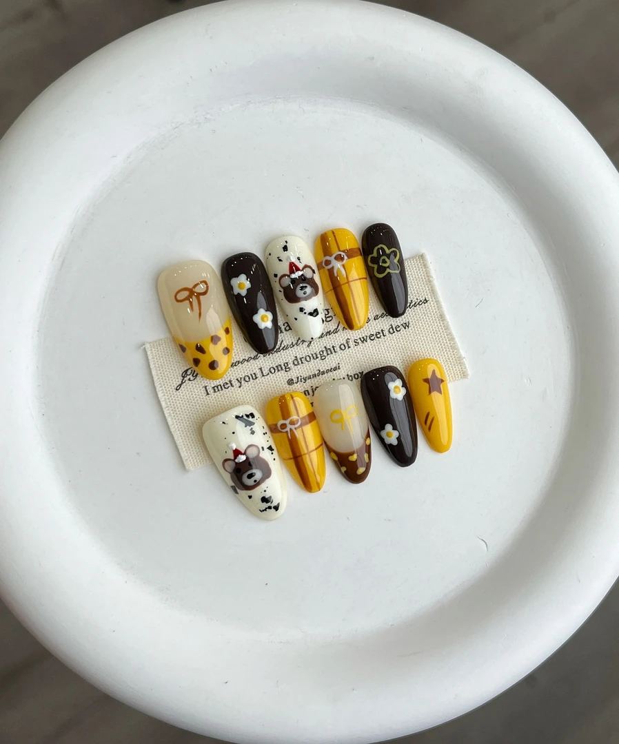 【泰迪熊】珍珍手工穿戴甲可爱卡通手绘法式格纹礼物小熊美甲贴片