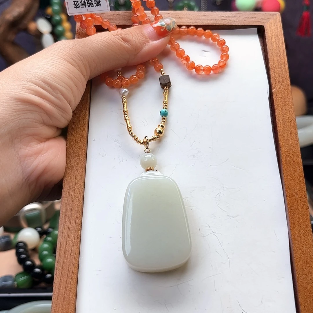 颈饰未镶嵌和田玉