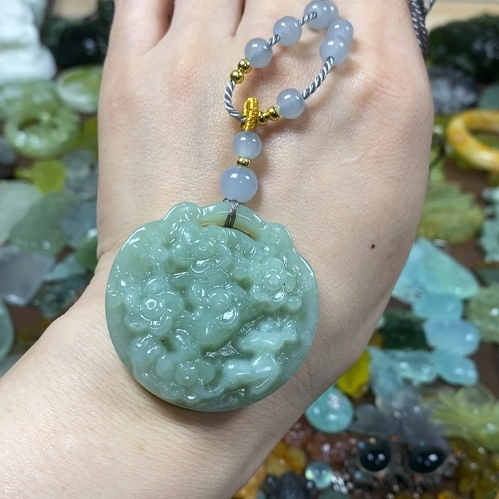 蛇纹石玉未镶嵌吊坠