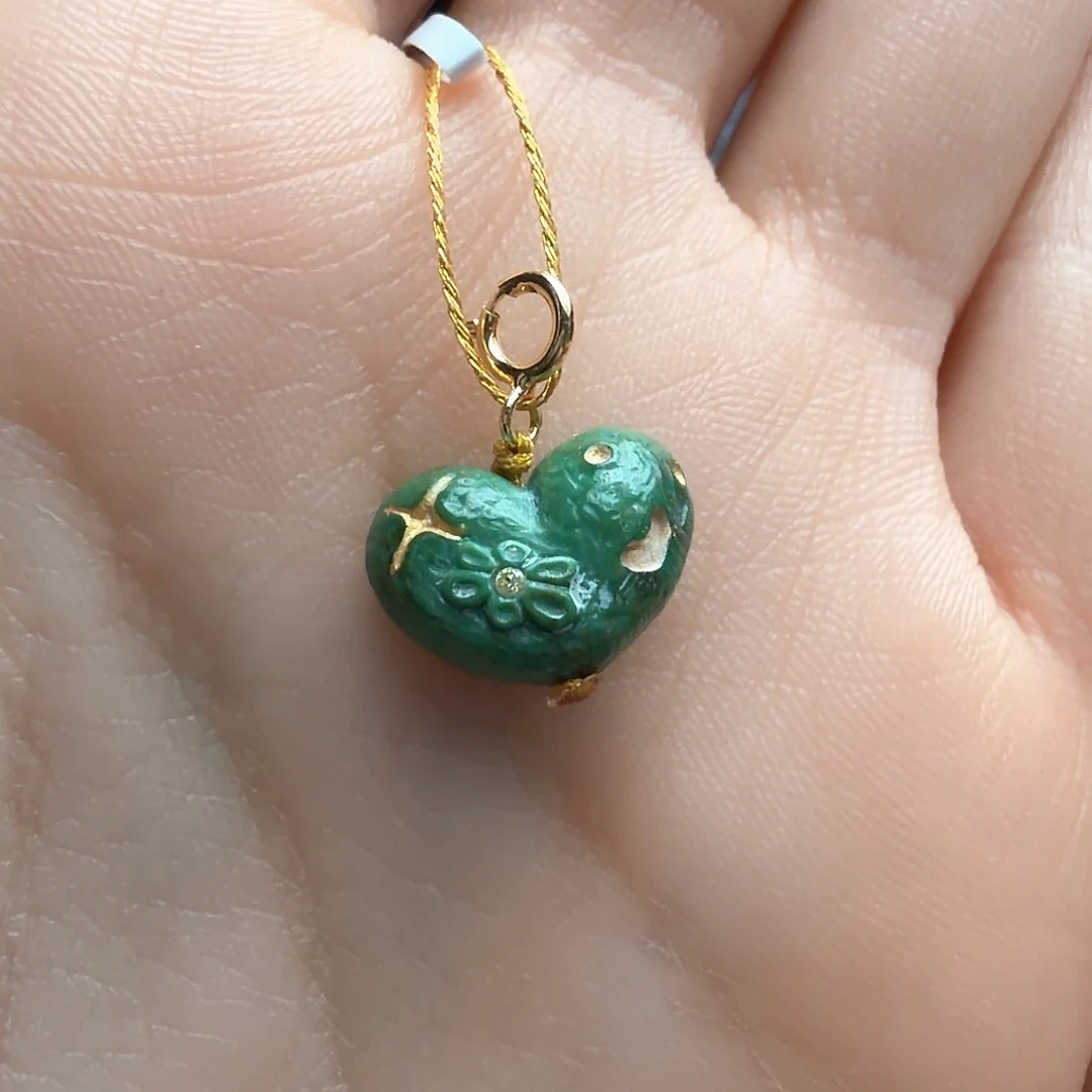 绿松石未镶嵌颈饰