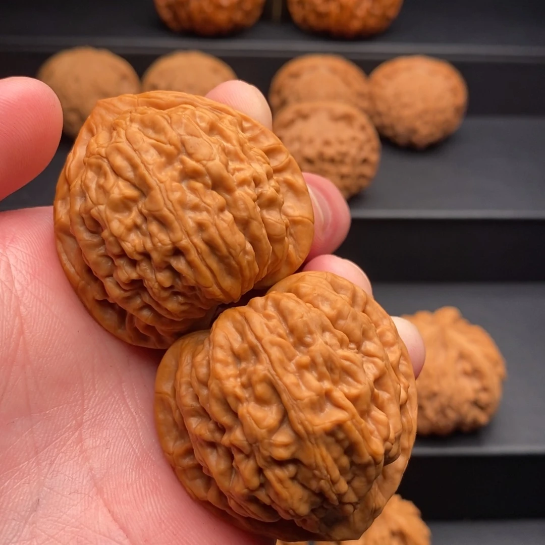 文玩核桃把件舒*0岳尊