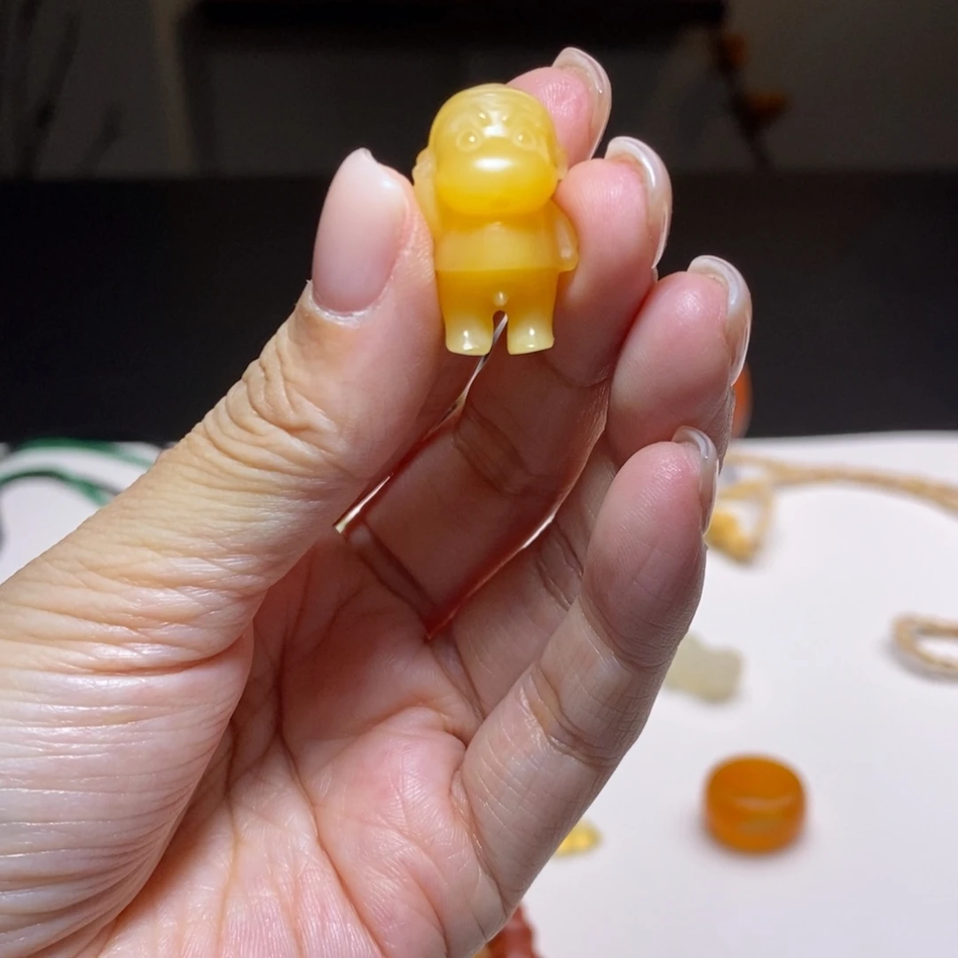 石英质玉（缅黄）未镶嵌颈饰