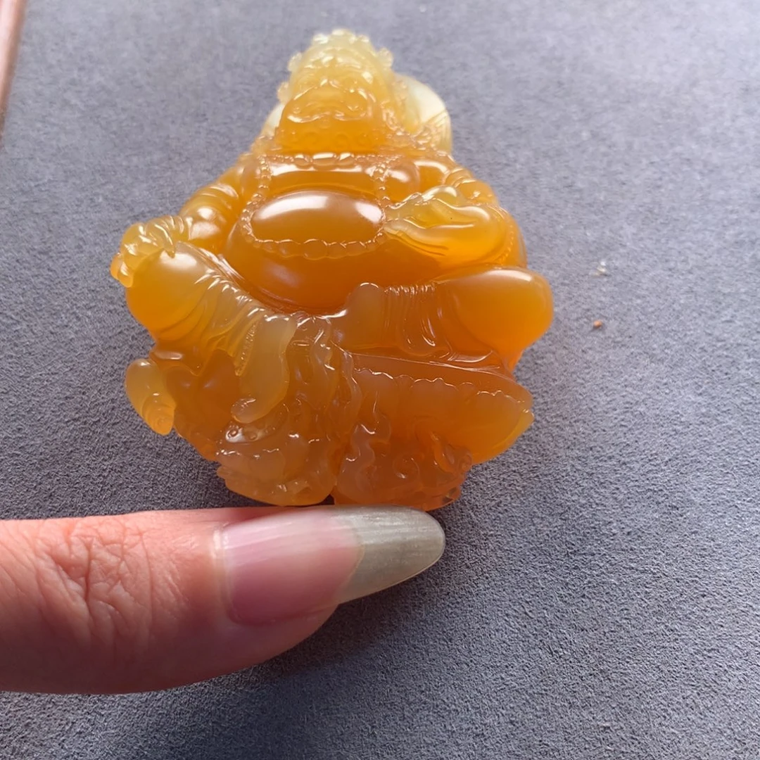 小***呵石英质玉（缅黄）配饰未镶嵌