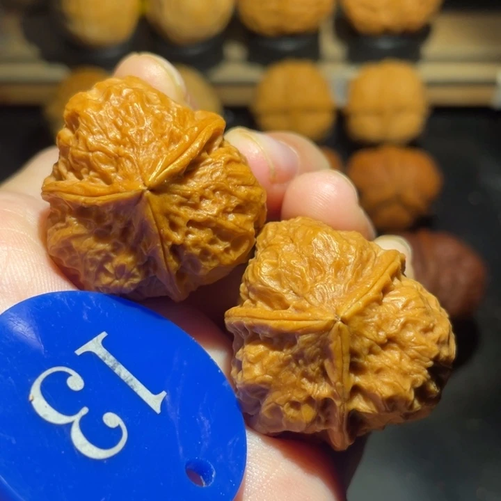 三棱34尺寸核桃。