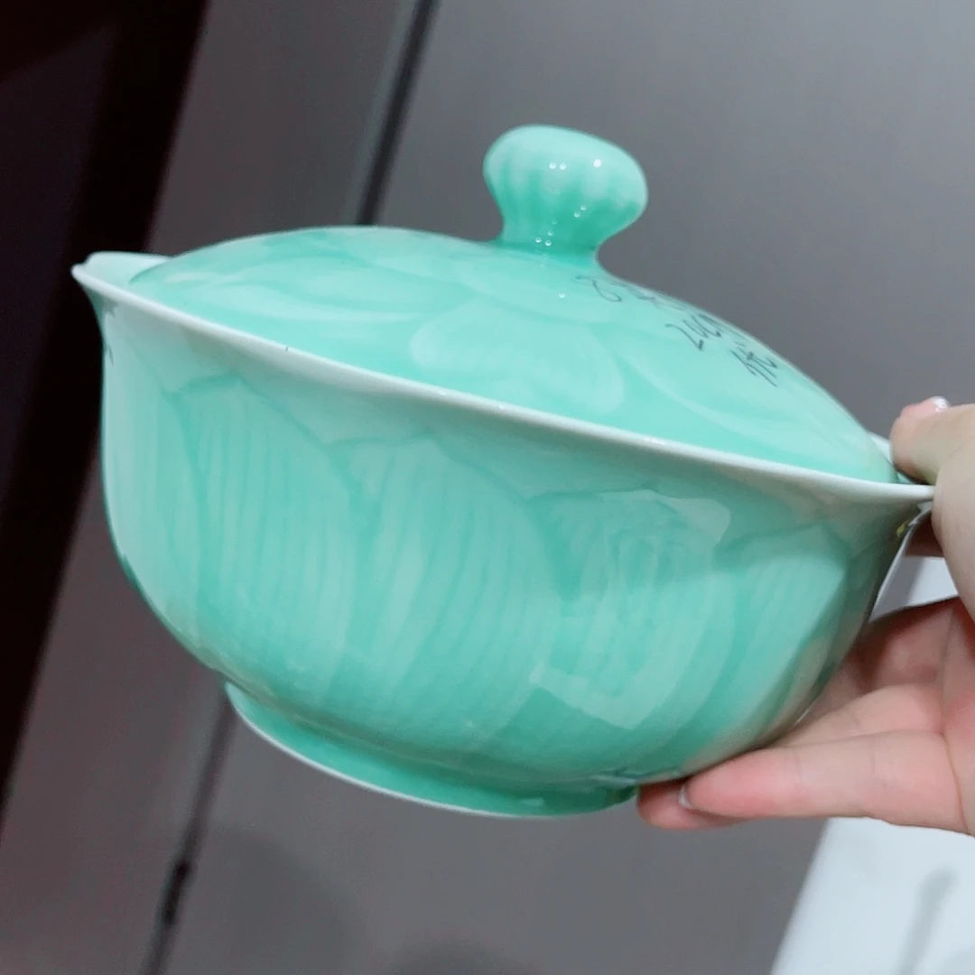 青瓷z****h哈哈哈哈哈哈哈哈哈哈哈