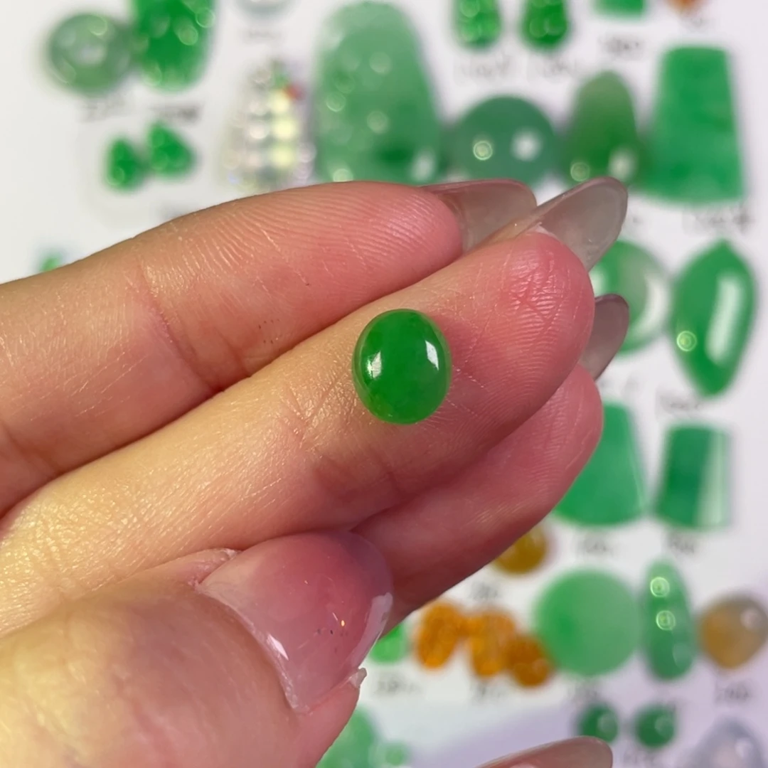 翡翠未镶嵌颈饰裸石