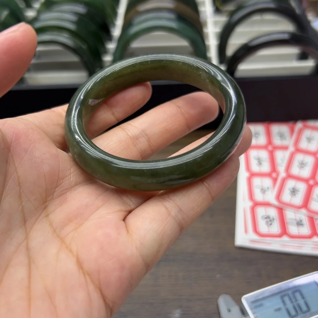 未镶嵌手镯和田玉52.9圈围1077