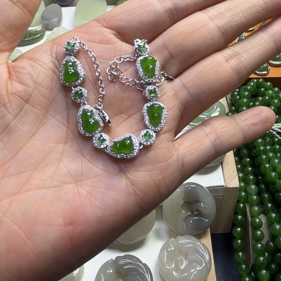 ****尼和田玉银S925镶嵌手链