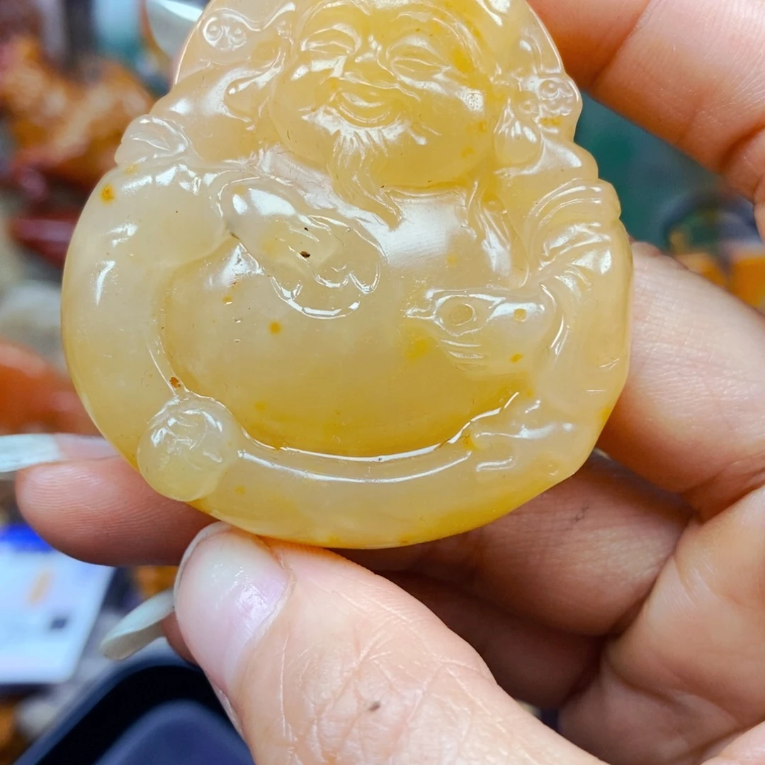 石英质玉（黄龙玉）未镶嵌颈饰