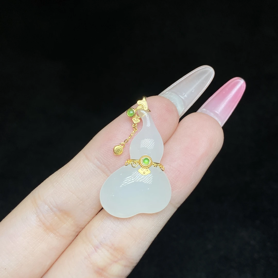 【小北好物】18K金和田玉吊坠约18*26mm【多样性发一件】2QH09X889
