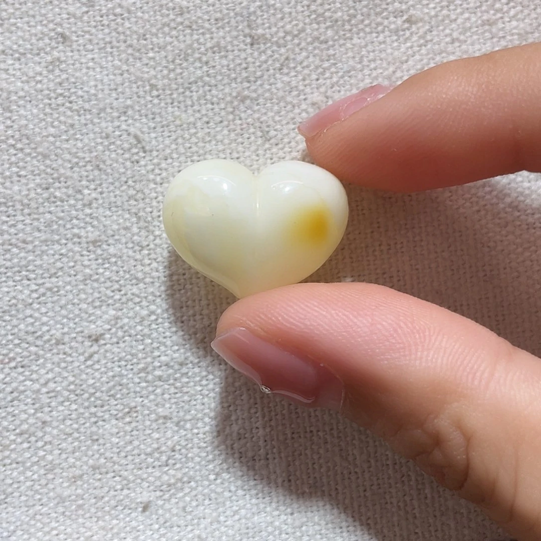 琥珀未镶嵌珠宝奇石屁桃