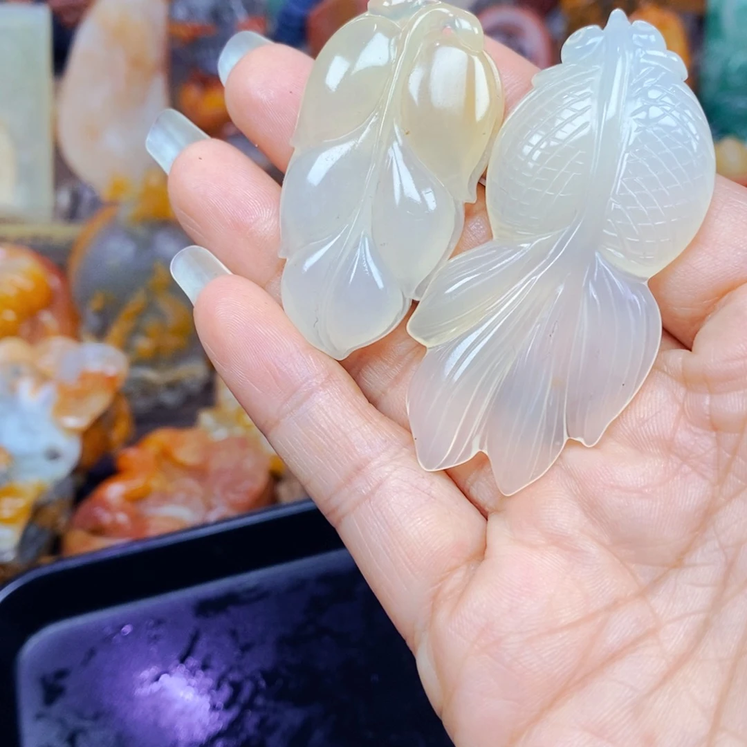 石英质玉（黄龙玉）未镶嵌颈饰