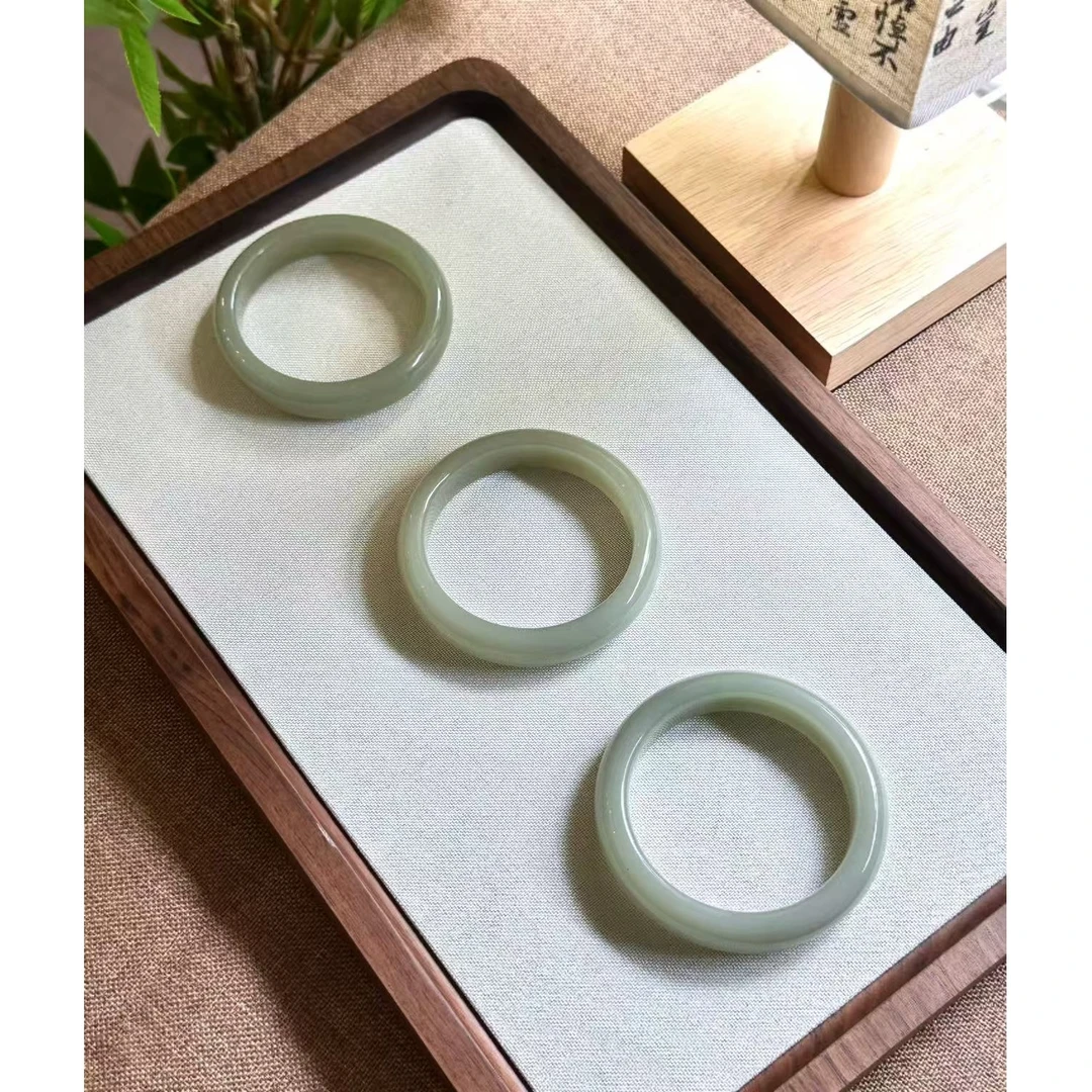 天然玉石手镯--A092