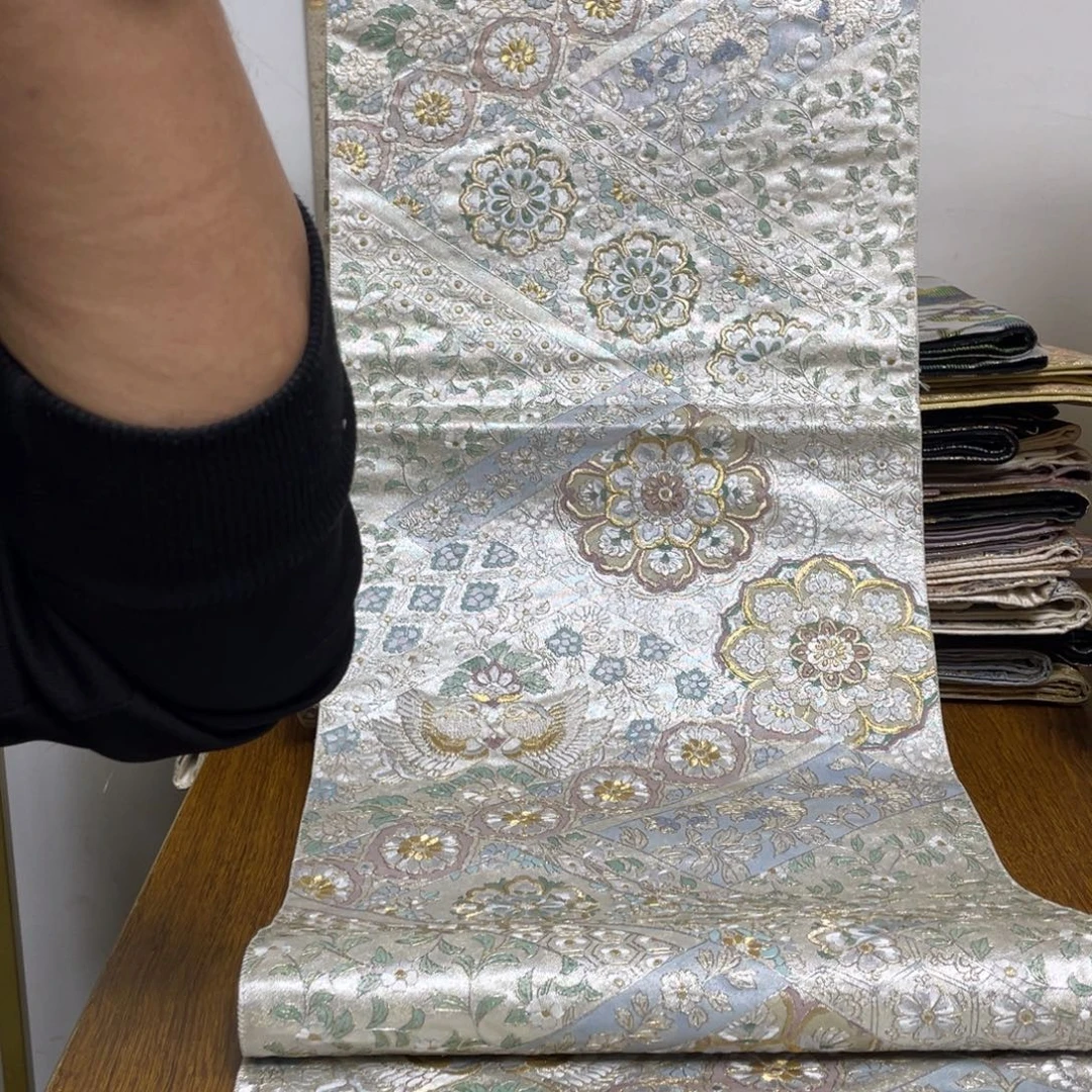 织绣织锦技艺超群出众