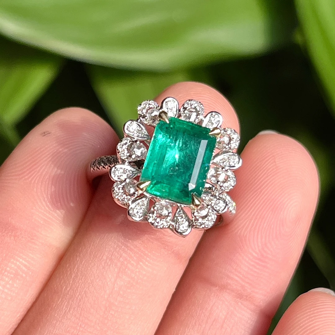 温婉18K金天然祖母绿戒指气质时尚复古