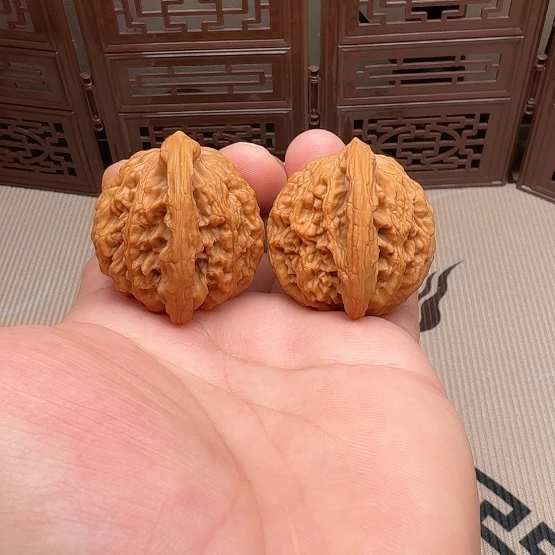 把件文玩核桃42.5粗楞麦穗虎头