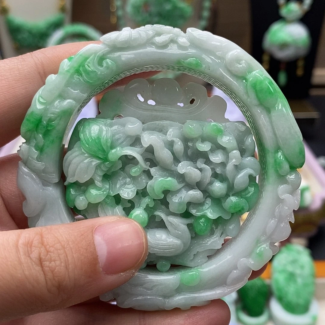 翡翠未镶嵌颈饰手镯套装55.5